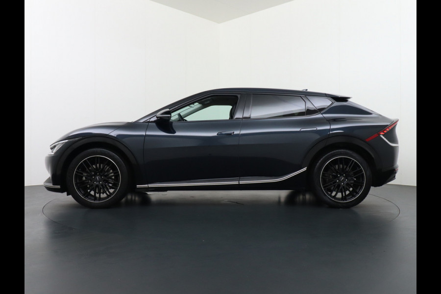 Kia Ev6 Plus 77.4kWh Leer Warmtepomp 20"Apple Carplay Android Auto Adap. Cruise Camera Navi Ecc Stoel(+Geventileerd)+Bank+Stuur-Verwarmd Elek.Achterklep Led Regen-Lichtsensor Verkeersbord detectie Connected Services Bluetooth Uitparkeer waarschuwing Rijstrooksensor met correctie 1e Eigenaar Origineel Nederlandse Auto Dealer Onderhouden tot 233kw DC en 11kw AC laden
