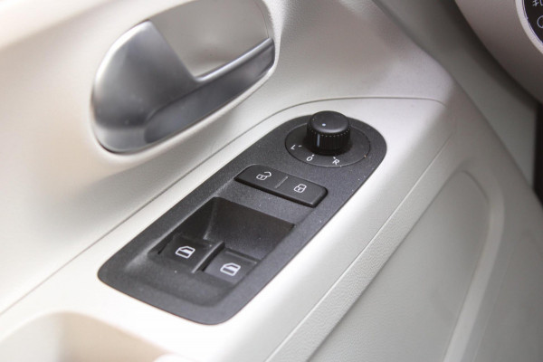 Volkswagen up! 1.0 BMT High Up! PDC Airco Cruise !!NIEUWBINNEN!!