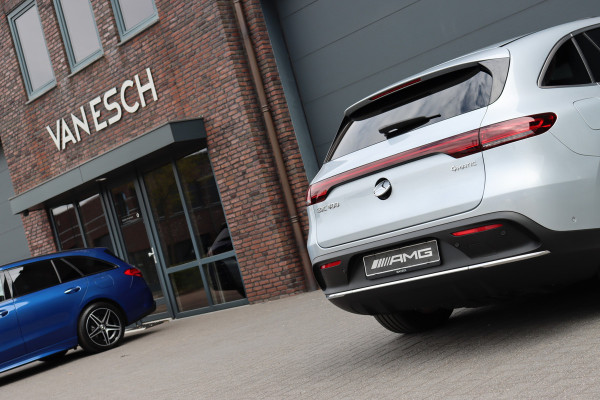 Mercedes-Benz EQC 400 4-MATIC AMG Line 80 kWh | ex BTW €40.500,- | Schuifdak | Distronic+ | Memory | Massage | Leder | Surround Camera | Stuurverwarming | Head-up Display | Rijassistentiepakket |