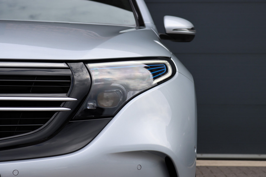Mercedes-Benz EQC 400 4-MATIC AMG Line 80 kWh | ex BTW €40.500,- | Schuifdak | Distronic+ | Memory | Massage | Leder | Surround Camera | Stuurverwarming | Head-up Display | Rijassistentiepakket |