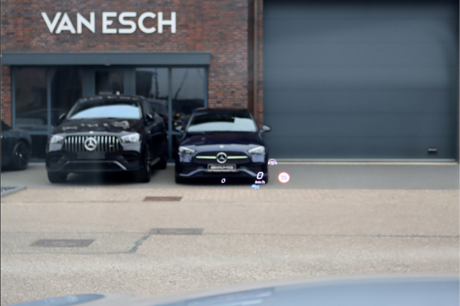 Mercedes-Benz EQC 400 4-MATIC AMG Line 80 kWh | ex BTW €40.500,- | Schuifdak | Distronic+ | Memory | Massage | Leder | Surround Camera | Stuurverwarming | Head-up Display | Rijassistentiepakket |