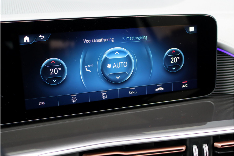 Mercedes-Benz EQC 400 4-MATIC AMG Line 80 kWh | ex BTW €40.500,- | Schuifdak | Distronic+ | Memory | Massage | Leder | Surround Camera | Stuurverwarming | Head-up Display | Rijassistentiepakket |