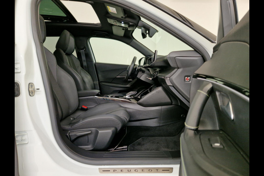 Peugeot 2008 1.2 PureTech 130pk EAT8 GT-Line Automaat | Glazen Schuifdak | Navigatie | Stoelverwarming | Achteruitrijcamera