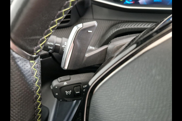 Peugeot 2008 1.2 PureTech 130pk EAT8 GT-Line Automaat | Glazen Schuifdak | Navigatie | Stoelverwarming | Achteruitrijcamera
