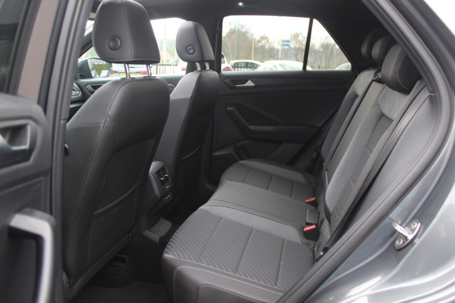 Volkswagen T-Roc 1.5 TSI Sport Business 3x R-Line / Camera / Virtual Cockpit / Navigatie / 19'' / Keyless / Stoelverwarming / ACC