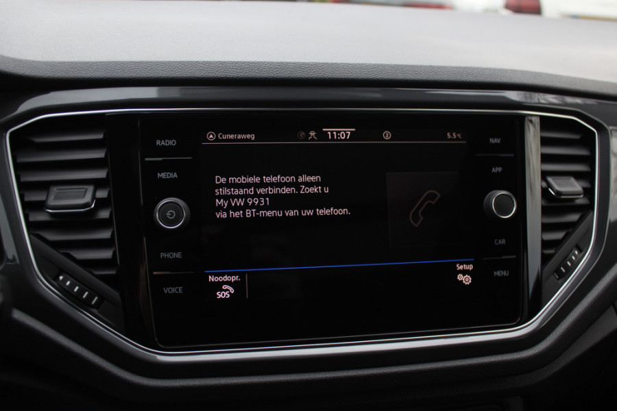 Volkswagen T-Roc 1.5 TSI Sport Business 3x R-Line / Camera / Virtual Cockpit / Navigatie / 19'' / Keyless / Stoelverwarming / ACC