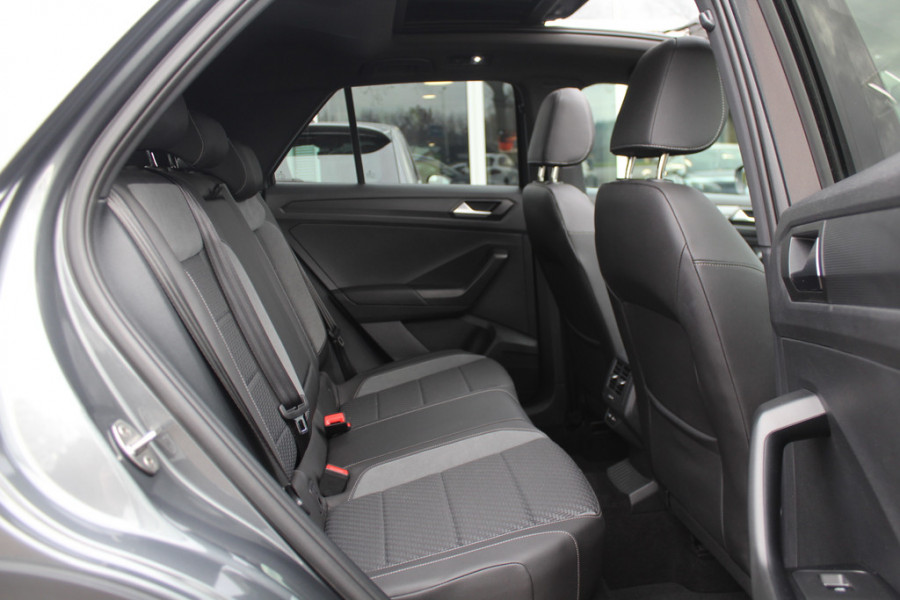 Volkswagen T-Roc 1.5 TSI Sport Business 3x R-Line / Camera / Virtual Cockpit / Navigatie / 19'' / Keyless / Stoelverwarming / ACC