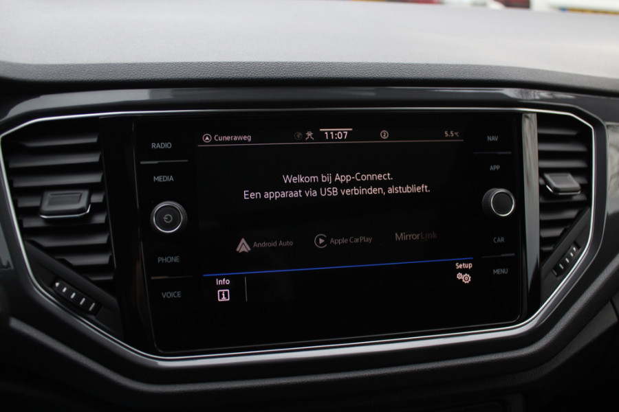 Volkswagen T-Roc 1.5 TSI Sport Business 3x R-Line / Camera / Virtual Cockpit / Navigatie / 19'' / Keyless / Stoelverwarming / ACC