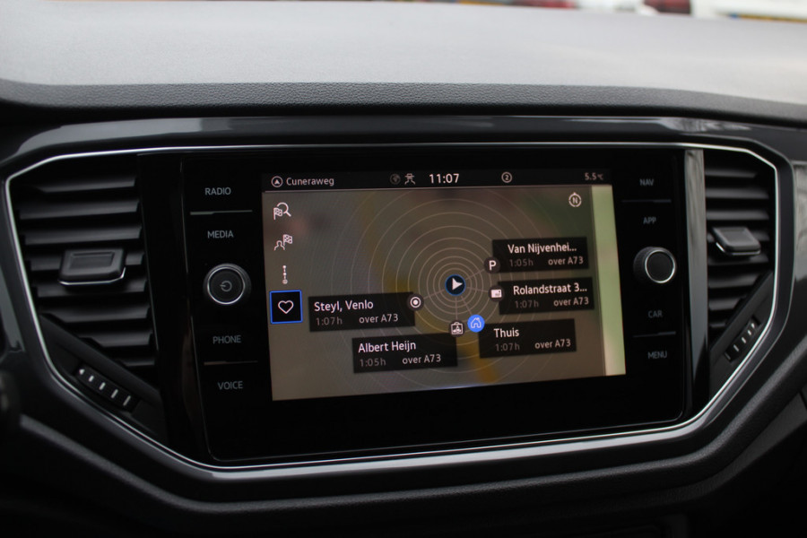 Volkswagen T-Roc 1.5 TSI Sport Business 3x R-Line / Camera / Virtual Cockpit / Navigatie / 19'' / Keyless / Stoelverwarming / ACC