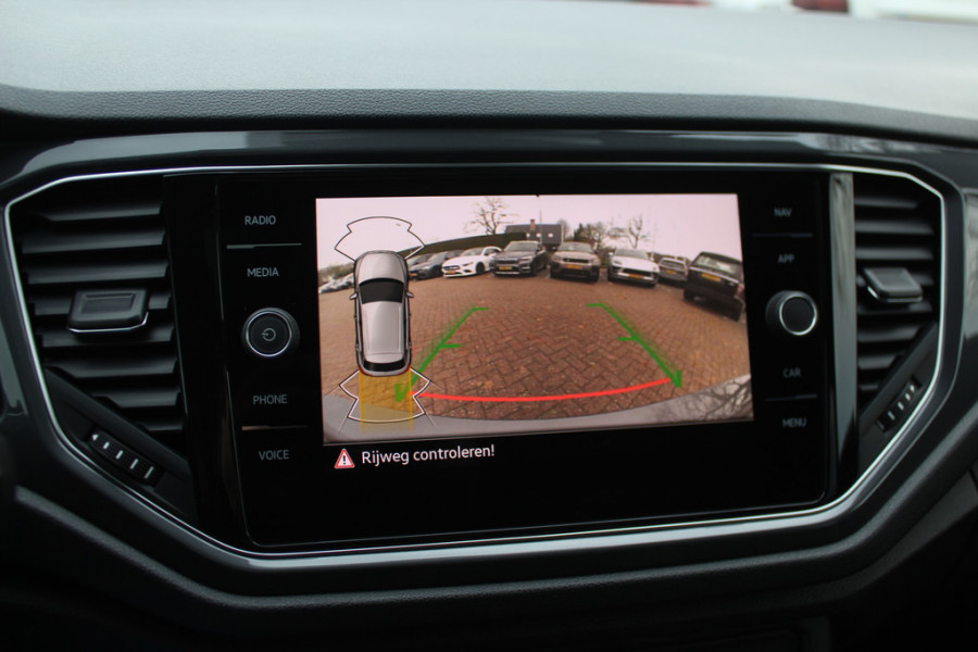 Volkswagen T-Roc 1.5 TSI Sport Business 3x R-Line / Camera / Virtual Cockpit / Navigatie / 19'' / Keyless / Stoelverwarming / ACC