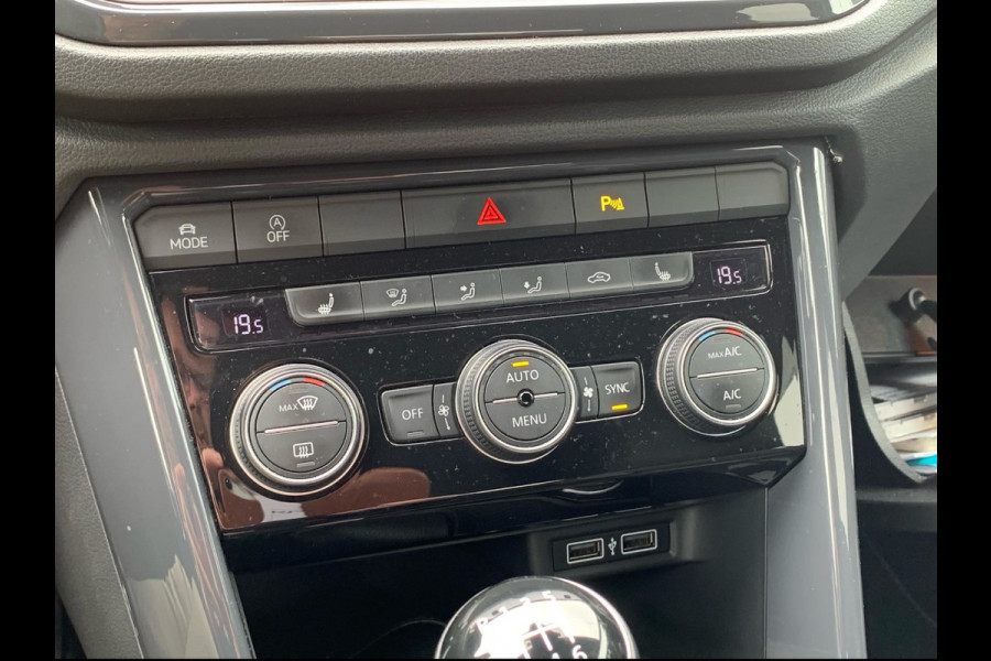 Volkswagen T-Roc 1.5 TSI Sport Business 3x R-Line / Camera / Virtual Cockpit / Navigatie / 19'' / Keyless / Stoelverwarming / ACC