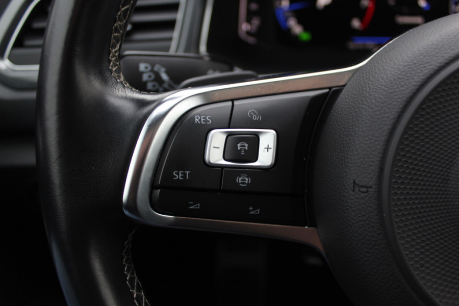 Volkswagen T-Roc 1.5 TSI Sport Business 3x R-Line / Camera / Virtual Cockpit / Navigatie / 19'' / Keyless / Stoelverwarming / ACC