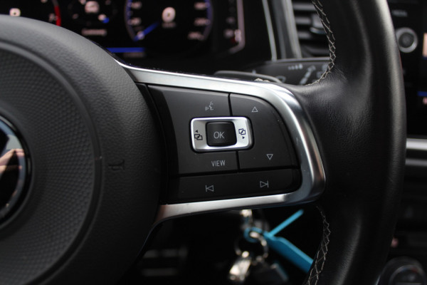 Volkswagen T-Roc 1.5 TSI Sport Business 3x R-Line / Camera / Virtual Cockpit / Navigatie / 19'' / Keyless / Stoelverwarming / ACC
