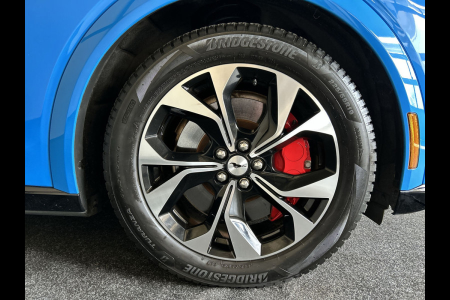 Ford Mustang Mach-E Extended First Edition AWD 98 kWh | 360 Camera | Bang & Olufsen | Elektrisch verstelbaar en verwarmbare stoelen | Soh (batterijcheck) 95 %
