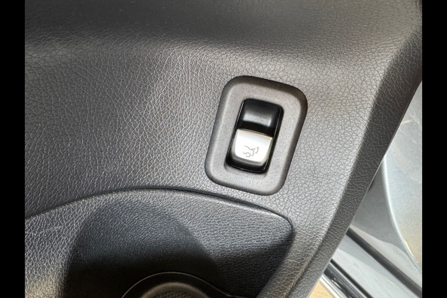 Mercedes-Benz C-Klasse Estate 180 Business Solution Designo AUT. AIRCO NAVIGATIE STOELVERWARMING CAMERA PDC CRUISE TREKHAAK