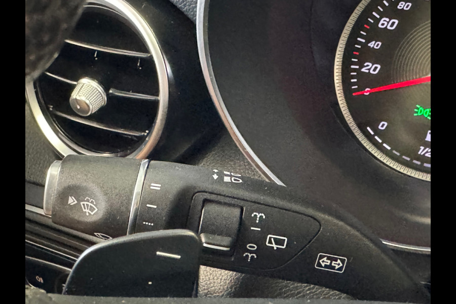Mercedes-Benz C-Klasse Estate 180 Business Solution Designo AUT. AIRCO NAVIGATIE STOELVERWARMING CAMERA PDC CRUISE TREKHAAK