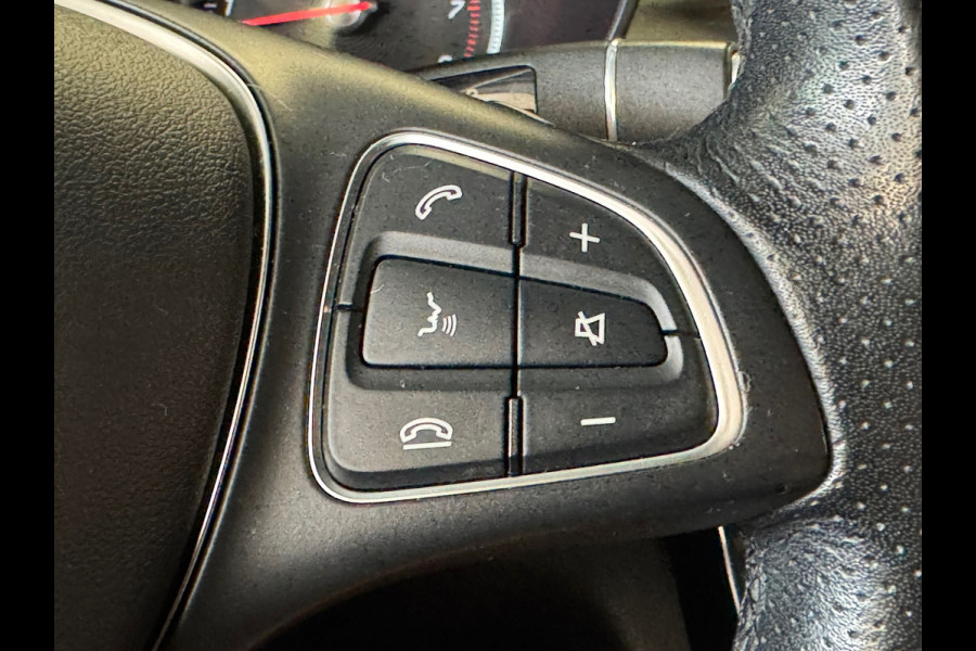 Mercedes-Benz C-Klasse Estate 180 Business Solution Designo AUT. AIRCO NAVIGATIE STOELVERWARMING CAMERA PDC CRUISE TREKHAAK