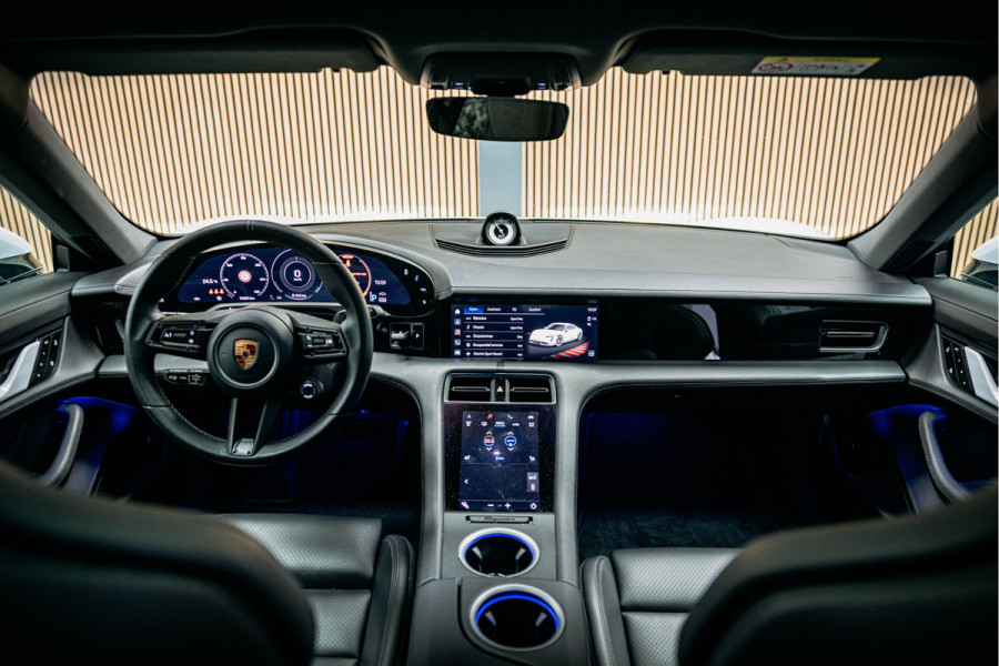 Porsche Taycan Performance 84 kWh Goed uitgevoerde Taycan met lage km stand NL geleverd