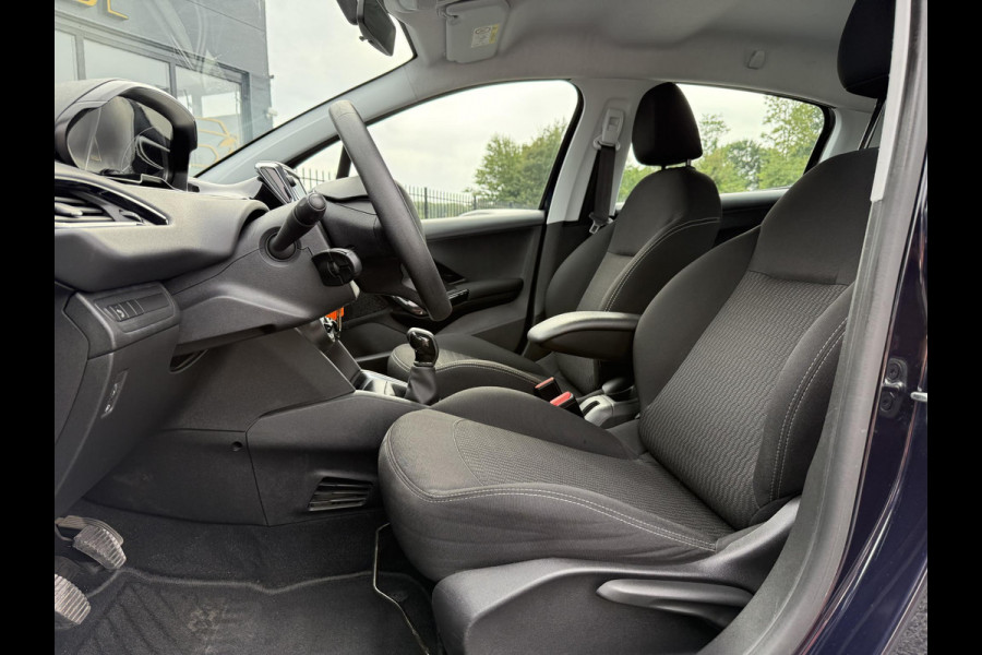 Peugeot 208 1.2 PureTech Blue Lion 2e Eigenaar,Navi,Airco,Cruise,Trekhaak,5 Deurs,Pdc,Weinig km,Zeer Zuinig,Apk tot 07-2026
