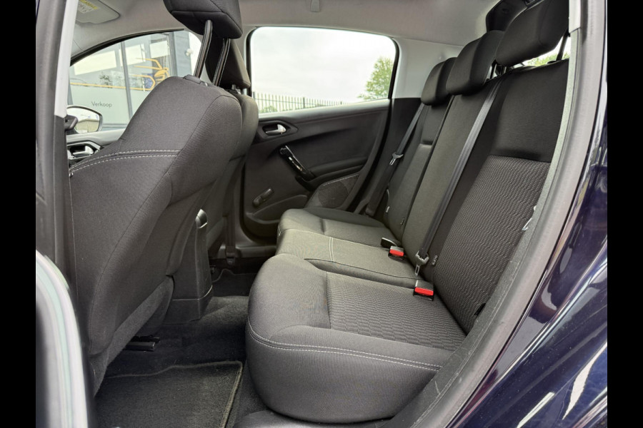 Peugeot 208 1.2 PureTech Blue Lion 2e Eigenaar,Navi,Airco,Cruise,Trekhaak,5 Deurs,Pdc,Weinig km,Zeer Zuinig,Apk tot 07-2026