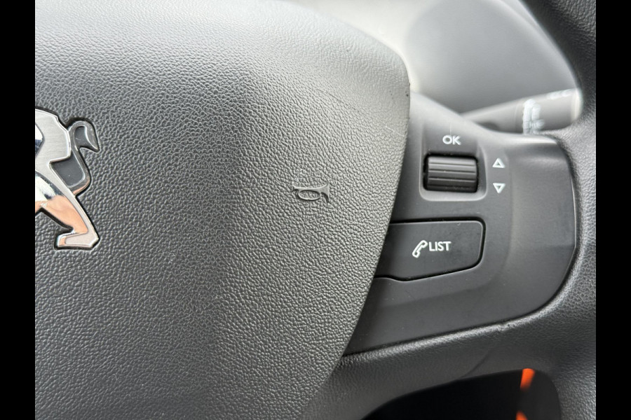 Peugeot 208 1.2 PureTech Blue Lion 2e Eigenaar,Navi,Airco,Cruise,Trekhaak,5 Deurs,Pdc,Weinig km,Zeer Zuinig,Apk tot 07-2026