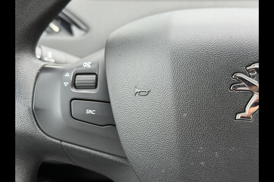 Peugeot 208 1.2 PureTech Blue Lion 2e Eigenaar,Navi,Airco,Cruise,Trekhaak,5 Deurs,Pdc,Weinig km,Zeer Zuinig,Apk tot 07-2026