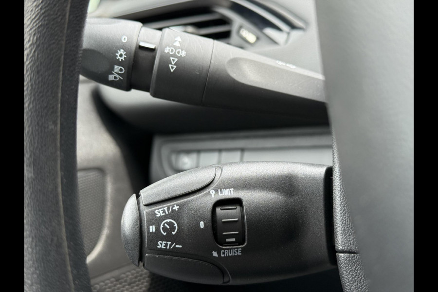 Peugeot 208 1.2 PureTech Blue Lion 2e Eigenaar,Navi,Airco,Cruise,Trekhaak,5 Deurs,Pdc,Weinig km,Zeer Zuinig,Apk tot 07-2026