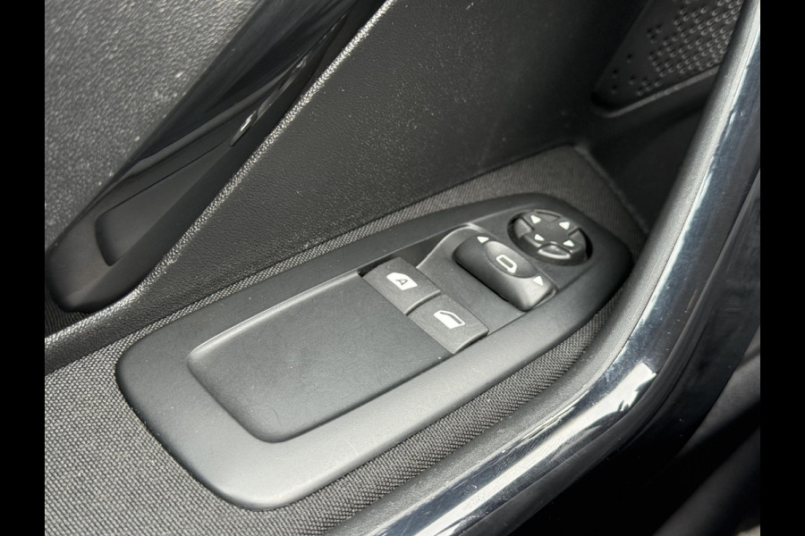 Peugeot 208 1.2 PureTech Blue Lion 2e Eigenaar,Navi,Airco,Cruise,Trekhaak,5 Deurs,Pdc,Weinig km,Zeer Zuinig,Apk tot 07-2026