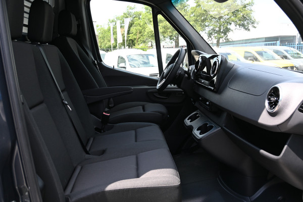 Mercedes-Benz Sprinter 319 CDI L2H1 Vele opties 3500 kg Trekhaak, Luchtvering, Distronic, 2 Schuifdeuren, LED