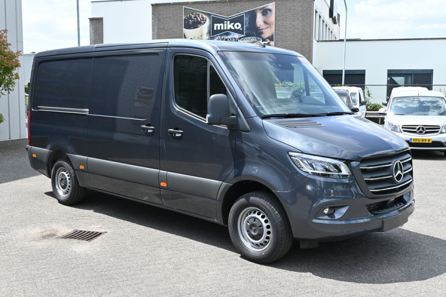 Mercedes-Benz Sprinter 319 CDI L2H1 Vele opties 3500 kg Trekhaak, Luchtvering, Distronic, 2 Schuifdeuren, LED