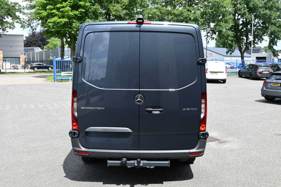 Mercedes-Benz Sprinter 319 CDI L2H1 Vele opties 3500 kg Trekhaak, Luchtvering, Distronic, 2 Schuifdeuren, LED