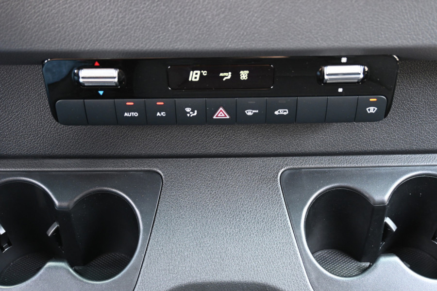 Mercedes-Benz Sprinter 319 CDI L2H1 Vele opties 3500 kg Trekhaak, Luchtvering, Distronic, 2 Schuifdeuren, LED