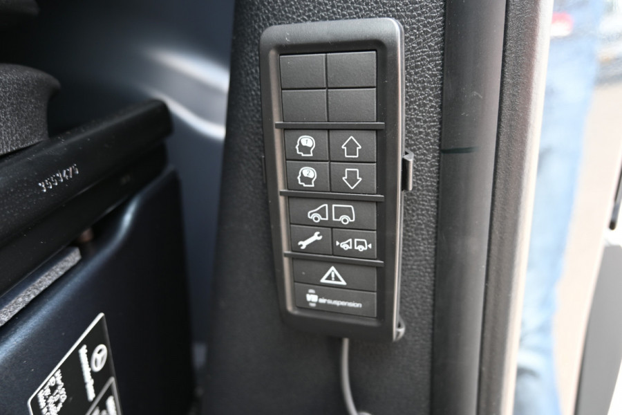 Mercedes-Benz Sprinter 319 CDI L2H1 Vele opties 3500 kg Trekhaak, Luchtvering, Distronic, 2 Schuifdeuren, LED