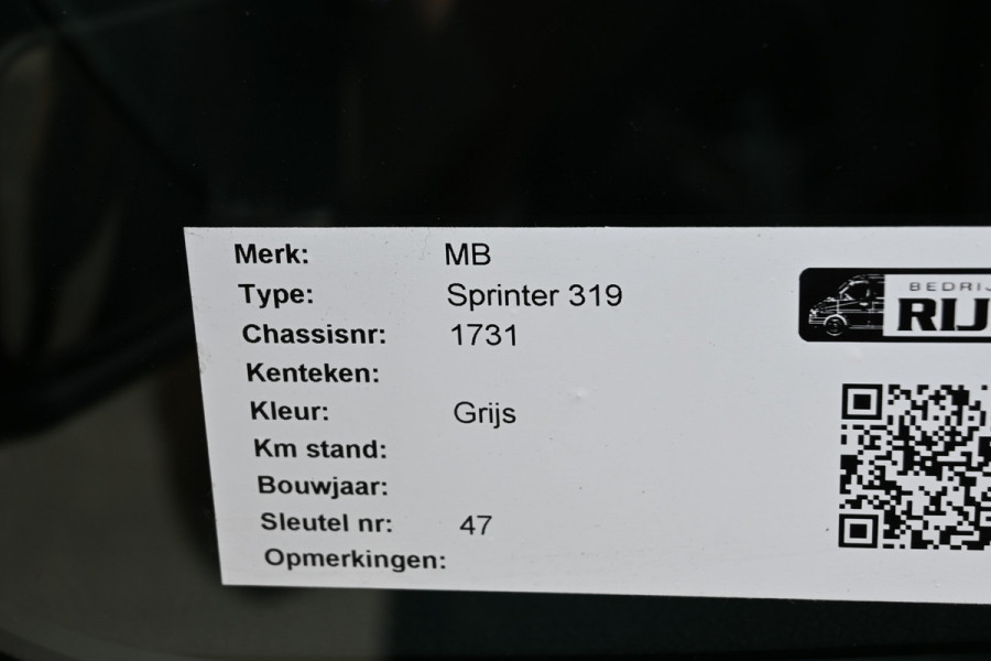 Mercedes-Benz Sprinter 319 CDI L2H1 Vele opties 3500 kg Trekhaak, Luchtvering, Distronic, 2 Schuifdeuren, LED