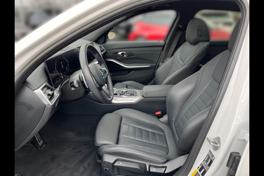 BMW 3 Serie Touring 330e M-SPORT ** LED, NAVI+, LEDER, PAMORAMA, ACC, TREKH, 19-inch LMV ** 1e EIG - UNFALLFREI ** ** INFORMEER OOK NAAR ONZE AANTREKKELIJKE FINANCIAL-LEASE TARIEVEN **