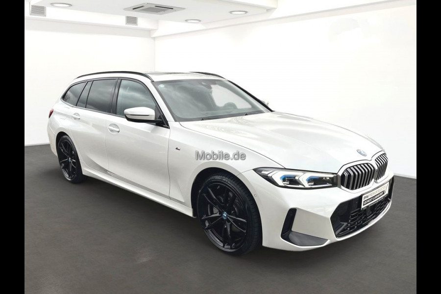 BMW 3 Serie Touring 330e M-SPORT ** LED, NAVI+, LEDER, PAMORAMA, ACC, TREKH, 19-inch LMV ** 1e EIG - UNFALLFREI ** ** INFORMEER OOK NAAR ONZE AANTREKKELIJKE FINANCIAL-LEASE TARIEVEN **