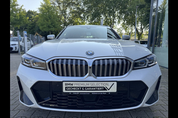 BMW 3 Serie Touring 330e M-SPORT ** LED, NAVI+, LEDER, PAMORAMA, ACC, TREKH, 19-inch LMV ** 1e EIG - UNFALLFREI ** ** INFORMEER OOK NAAR ONZE AANTREKKELIJKE FINANCIAL-LEASE TARIEVEN **