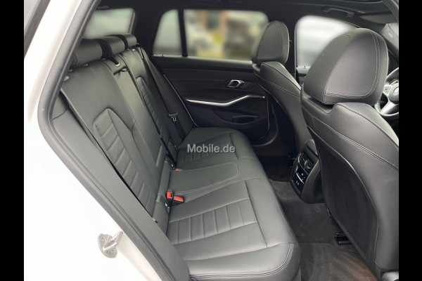 BMW 3 Serie Touring 330e M-SPORT ** LED, NAVI+, LEDER, PAMORAMA, ACC, TREKH, 19-inch LMV ** 1e EIG - UNFALLFREI ** ** INFORMEER OOK NAAR ONZE AANTREKKELIJKE FINANCIAL-LEASE TARIEVEN **