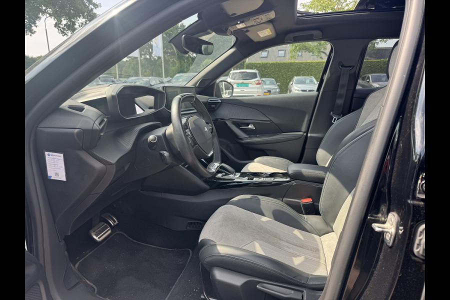 Peugeot e-2008 EV GT Pack 50 kWh / Panoramadak / Camera / Virtual Cockpit / Half leder / Navigatie / Keyless / Cruise Control / Dodehoek detectie