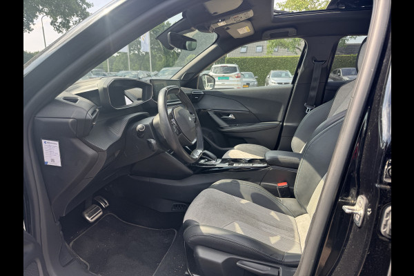 Peugeot e-2008 EV GT Pack 50 kWh / Panoramadak / Camera / Virtual Cockpit / Half leder / Navigatie / Keyless / Cruise Control / Dodehoek detectie