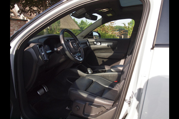 Volvo XC40 Recharge P8 AWD R-Design | Panoramadak | 360 Camera | Apple Carplay | Harman Kardon | Trekhaak |