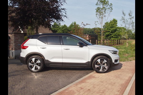 Volvo XC40 Recharge P8 AWD R-Design | Panoramadak | 360 Camera | Apple Carplay | Harman Kardon | Trekhaak |