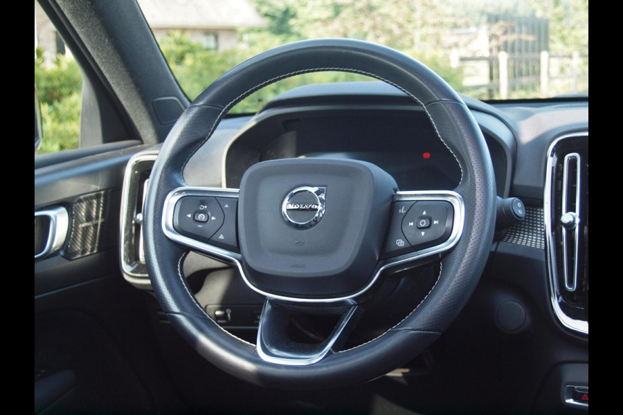 Volvo XC40 Recharge P8 AWD R-Design | Panoramadak | 360 Camera | Apple Carplay | Harman Kardon | Trekhaak |