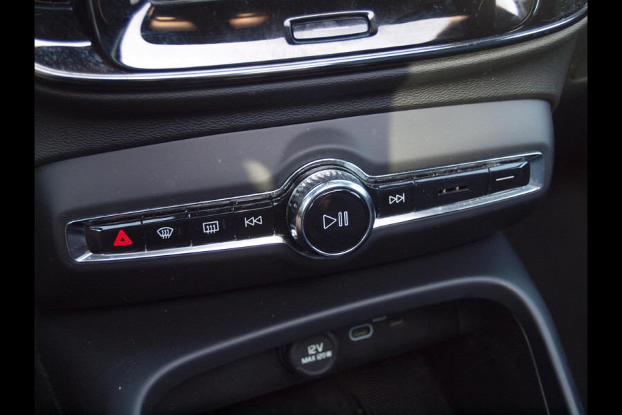Volvo XC40 Recharge P8 AWD R-Design | Panoramadak | 360 Camera | Apple Carplay | Harman Kardon | Trekhaak |