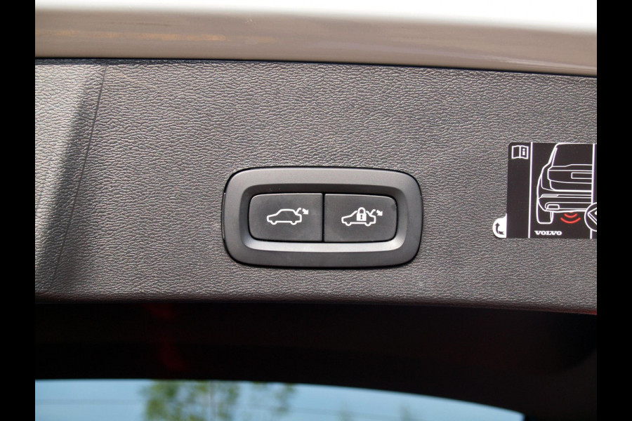 Volvo XC40 Recharge P8 AWD R-Design | Panoramadak | 360 Camera | Apple Carplay | Harman Kardon | Trekhaak |