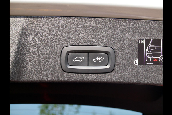 Volvo XC40 Recharge P8 AWD R-Design | Panoramadak | 360 Camera | Apple Carplay | Harman Kardon | Trekhaak |