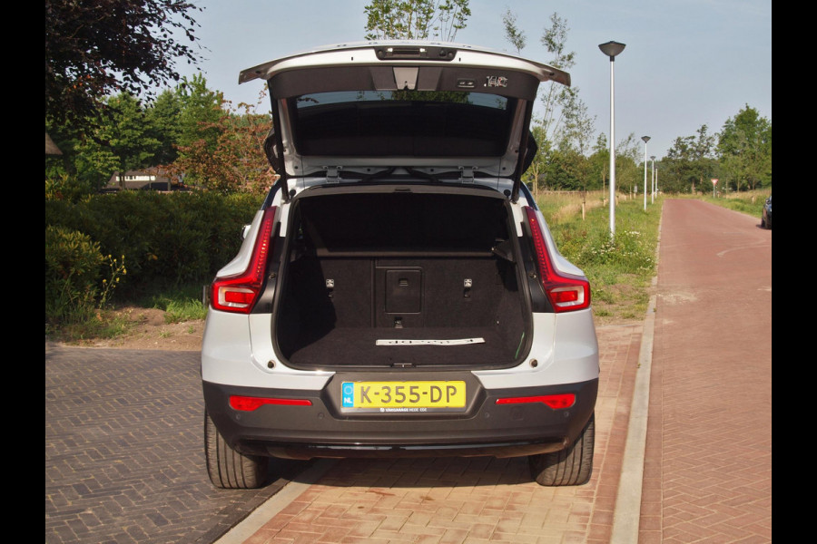 Volvo XC40 Recharge P8 AWD R-Design | Panoramadak | 360 Camera | Apple Carplay | Harman Kardon | Trekhaak |