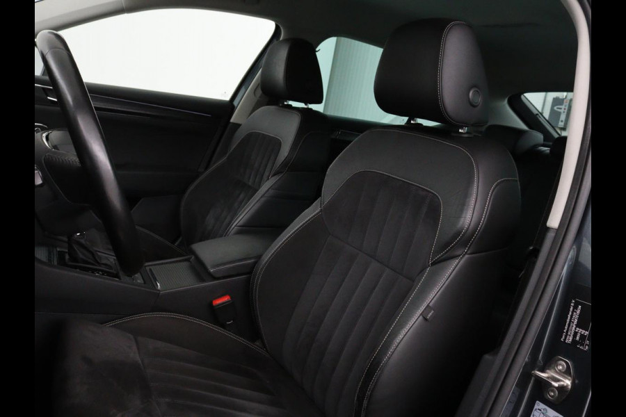Škoda Superb 1.4 TSI iV Business Edition Plus | Camera | Adaptive cruise | Memory seats | Carplay | Stoelverwarming| Navigatie | Alcantara | Keyless