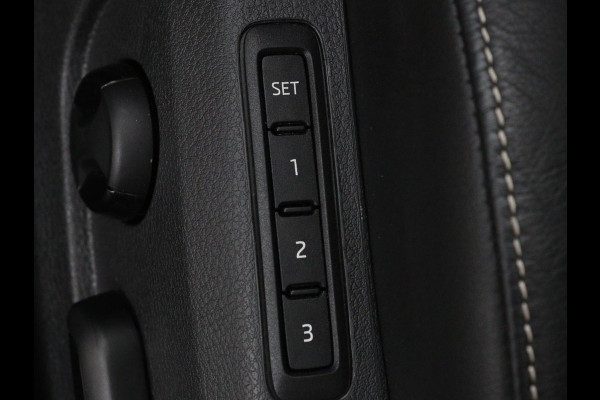 Škoda Superb 1.4 TSI iV Business Edition Plus | Camera | Adaptive cruise | Memory seats | Carplay | Stoelverwarming| Navigatie | Alcantara | Keyless