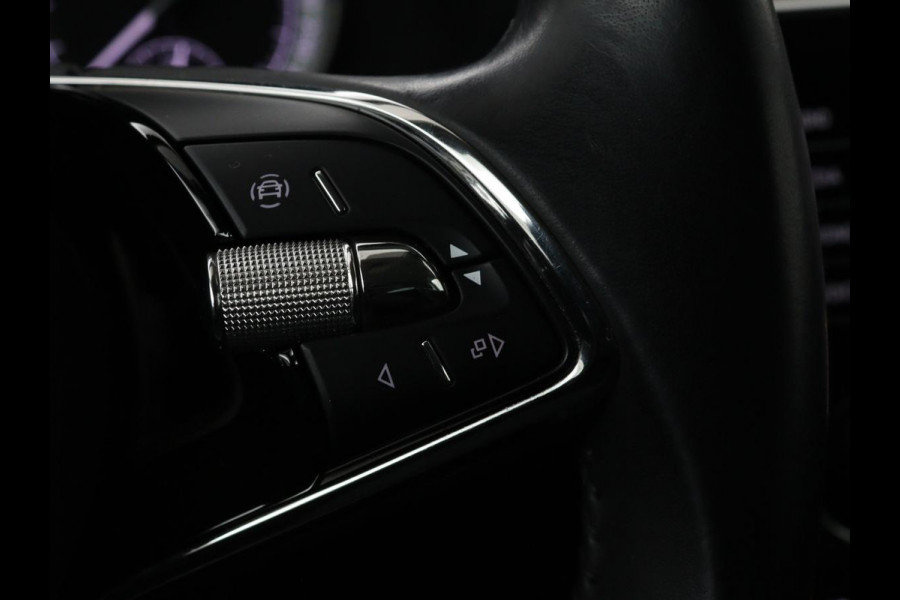 Škoda Superb 1.4 TSI iV Business Edition Plus | Camera | Adaptive cruise | Memory seats | Carplay | Stoelverwarming| Navigatie | Alcantara | Keyless